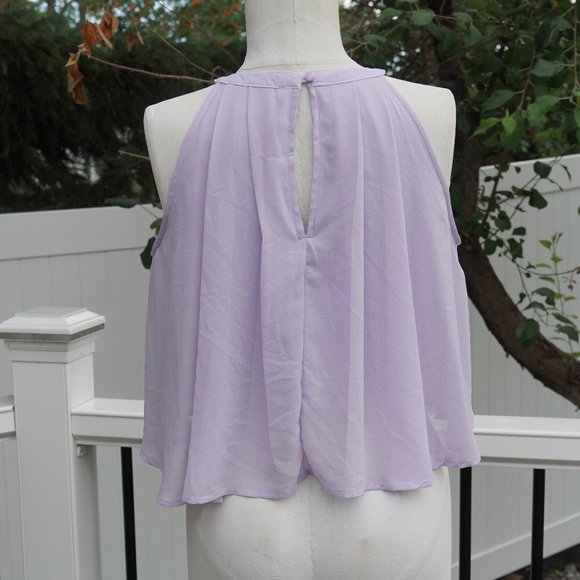 Lavender high-neck Flowy crop top - Picture 5 of 6